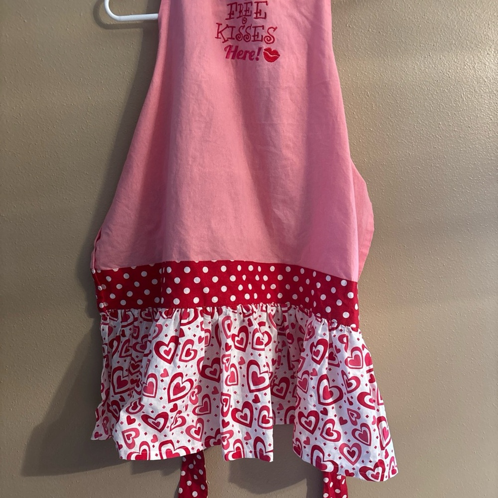 Valentine's Day Apron with Heart and Polka Dot Design